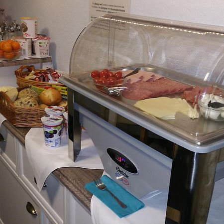 Hotel Zur Dicken Eiche มึนสเทอร์ ภายนอก รูปภาพ