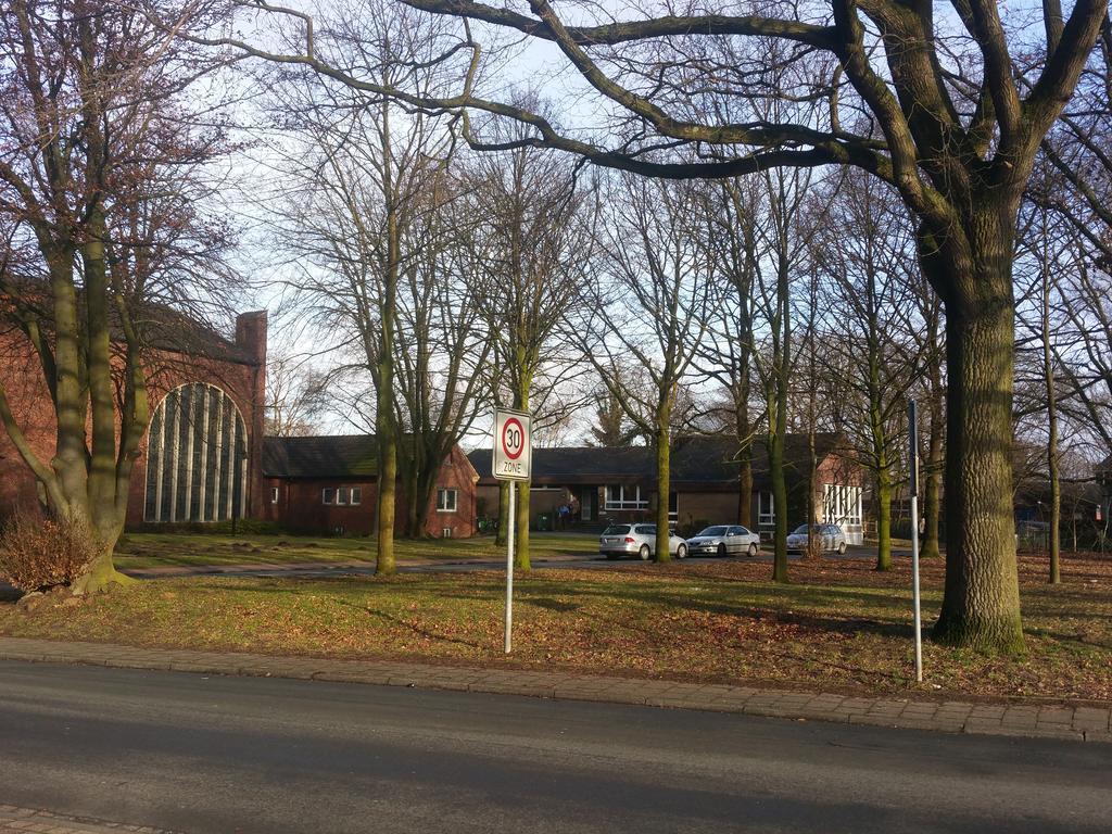Hotel Zur Dicken Eiche มึนสเทอร์ ภายนอก รูปภาพ
