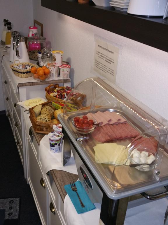 Hotel Zur Dicken Eiche มึนสเทอร์ ภายนอก รูปภาพ