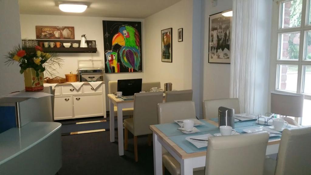 Hotel Zur Dicken Eiche มึนสเทอร์ ภายนอก รูปภาพ