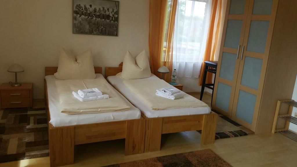 Hotel Zur Dicken Eiche มึนสเทอร์ ภายนอก รูปภาพ